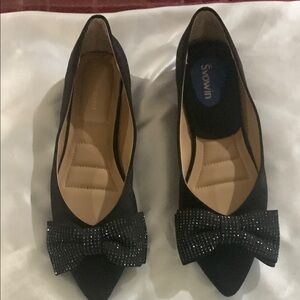 Elegant Black Women's Shoes with Bow Detail